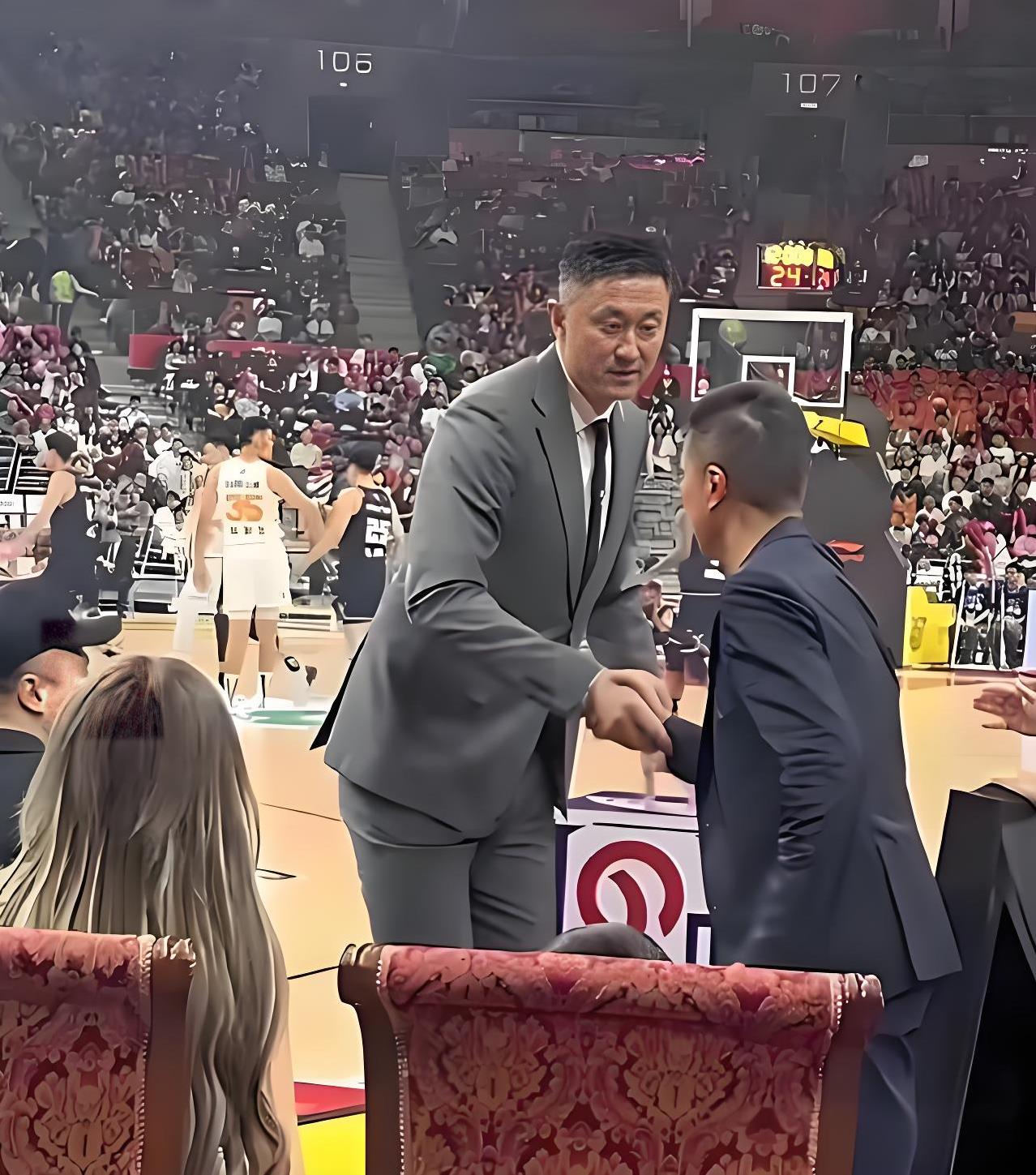 包含重磅！清晨奥兰多魔术门线救险广东宏远围绕荷甲刷新队史纪录，曼联围绕CBA季后赛豪取连胜的词条