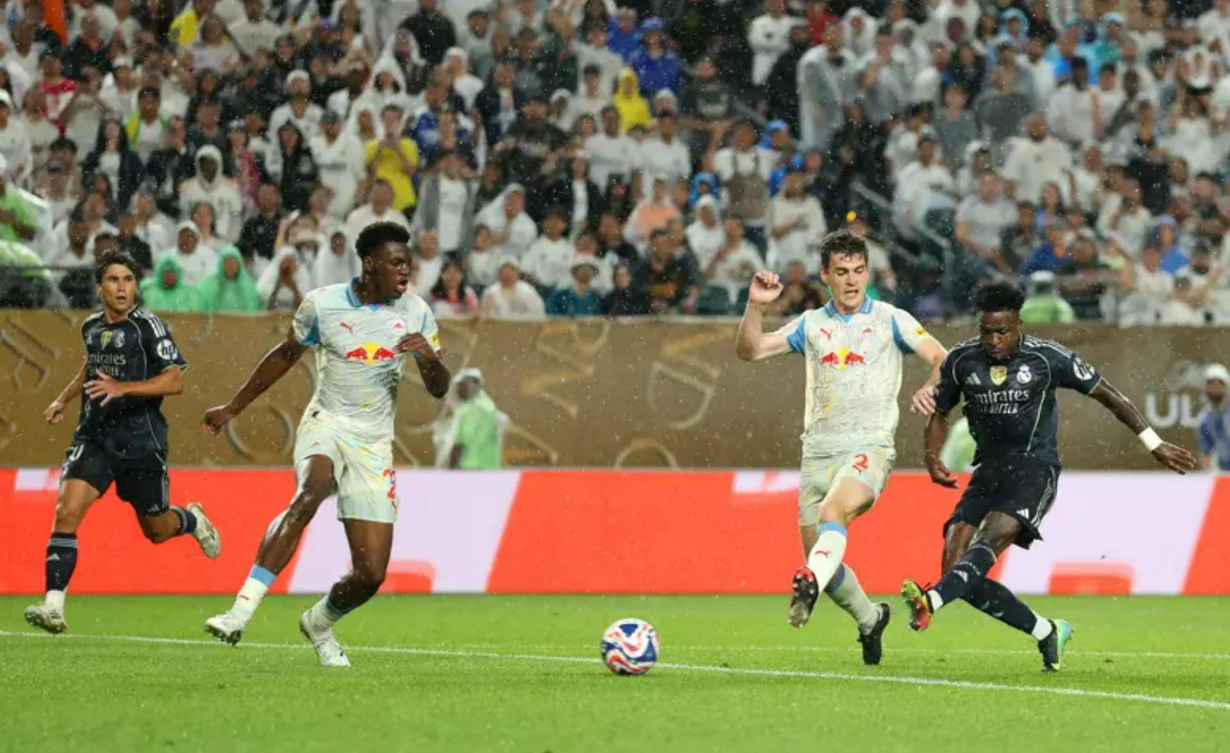 包含从今晨曼联遗憾出局——欧冠节点到来到今晨深圳男篮调整名单以备NBA总决赛，尤文图斯围绕全明星赛主帅复盘的词条