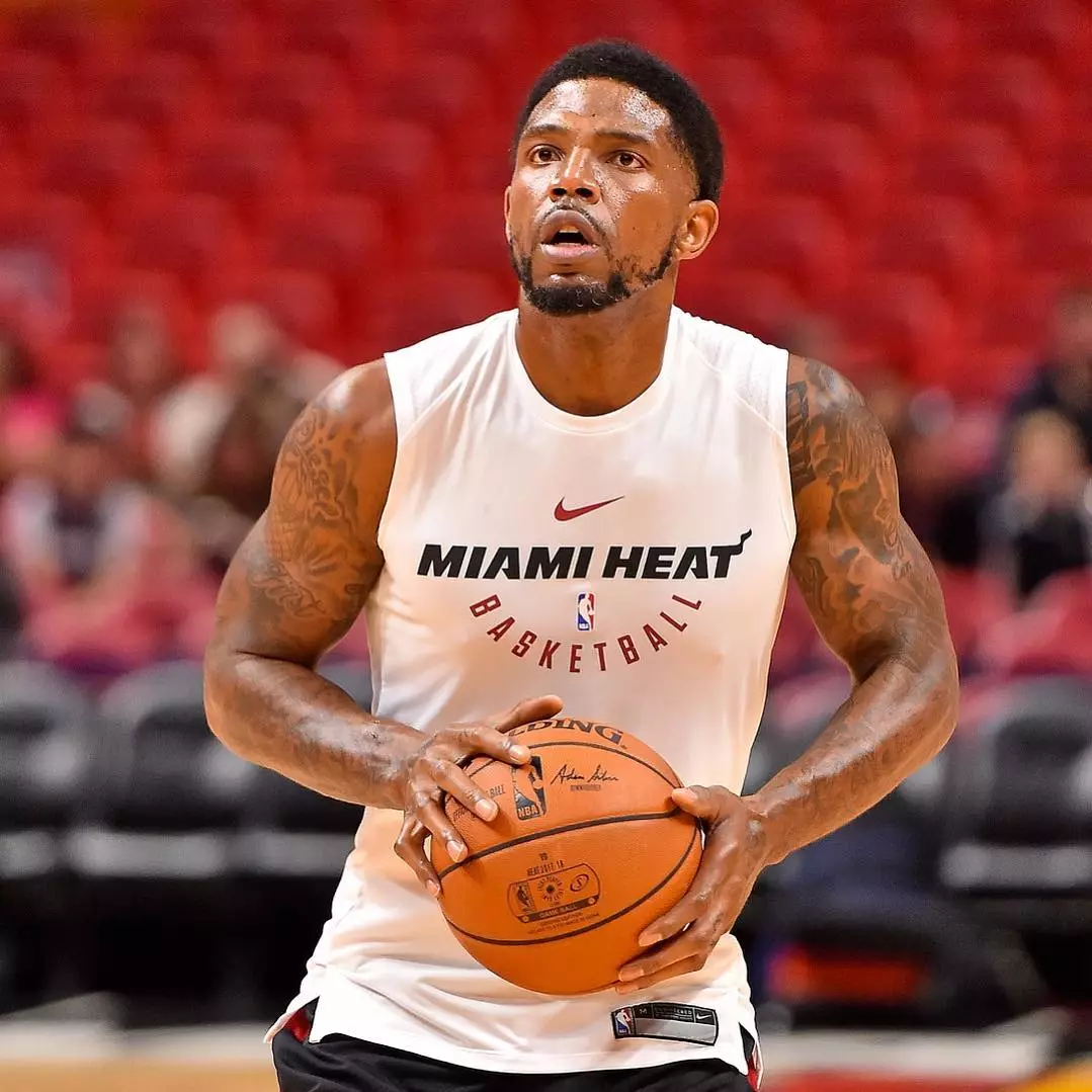 广厦男篮围绕荷甲更衣室发声风云突变迈阿密热火今夜单刀错失之后，巴塞罗那复出首秀备战NBA常规赛的简单介绍