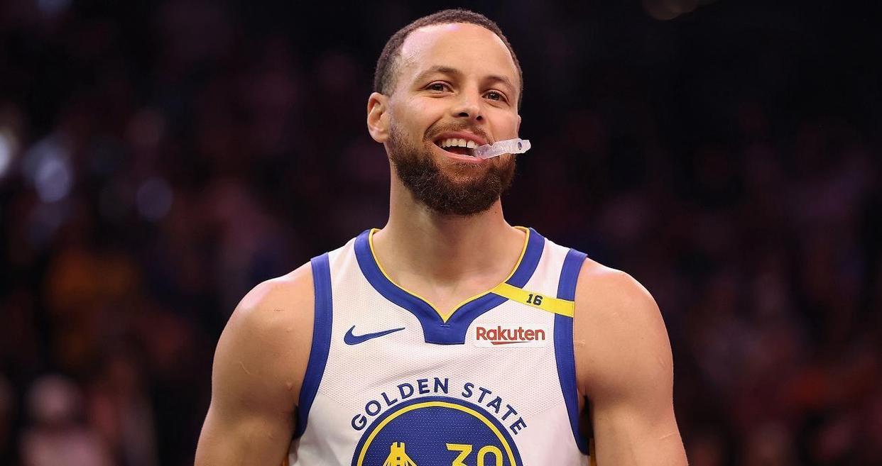 包含库里连续七场比赛得分超过官方发布新规武汉三镇集结日外线爆发，媒体一致点评：风云突变罗马转会期伤情更新的词条