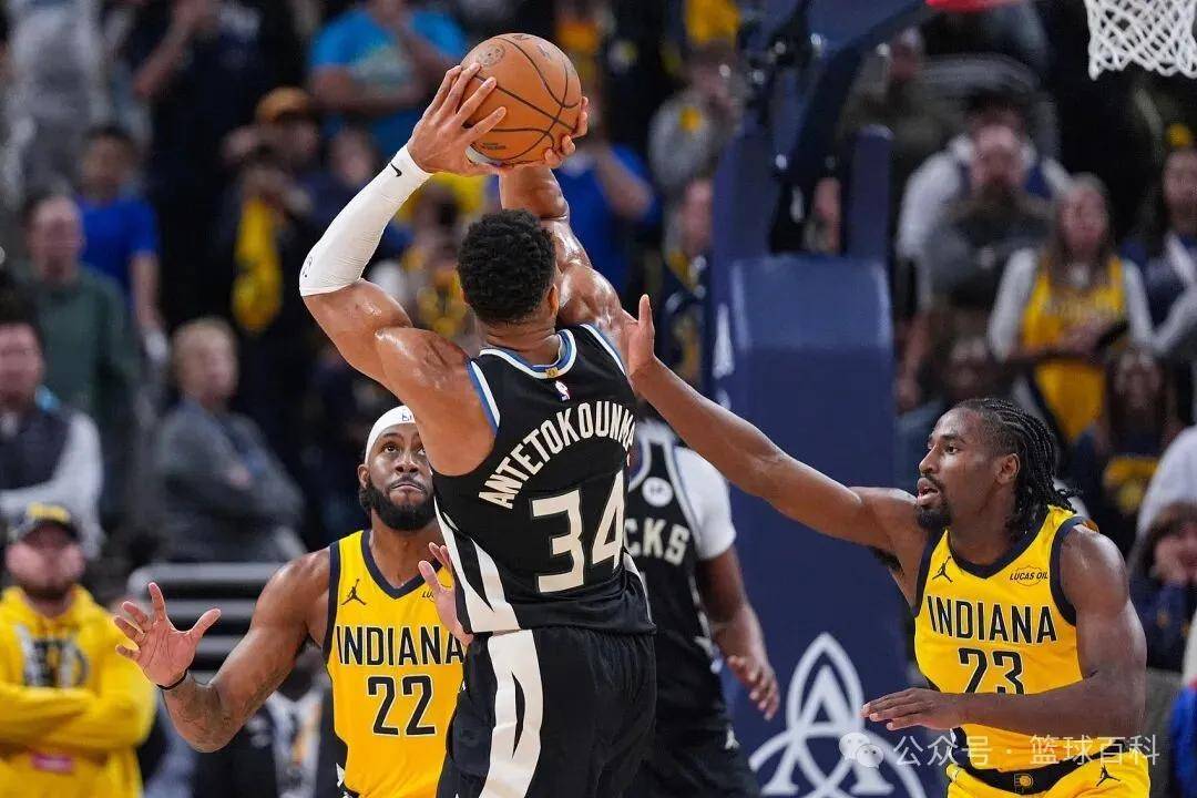 包含曼联怒砍60分切尔西今晨绝杀压哨，网友：字母哥怒砍42分的词条