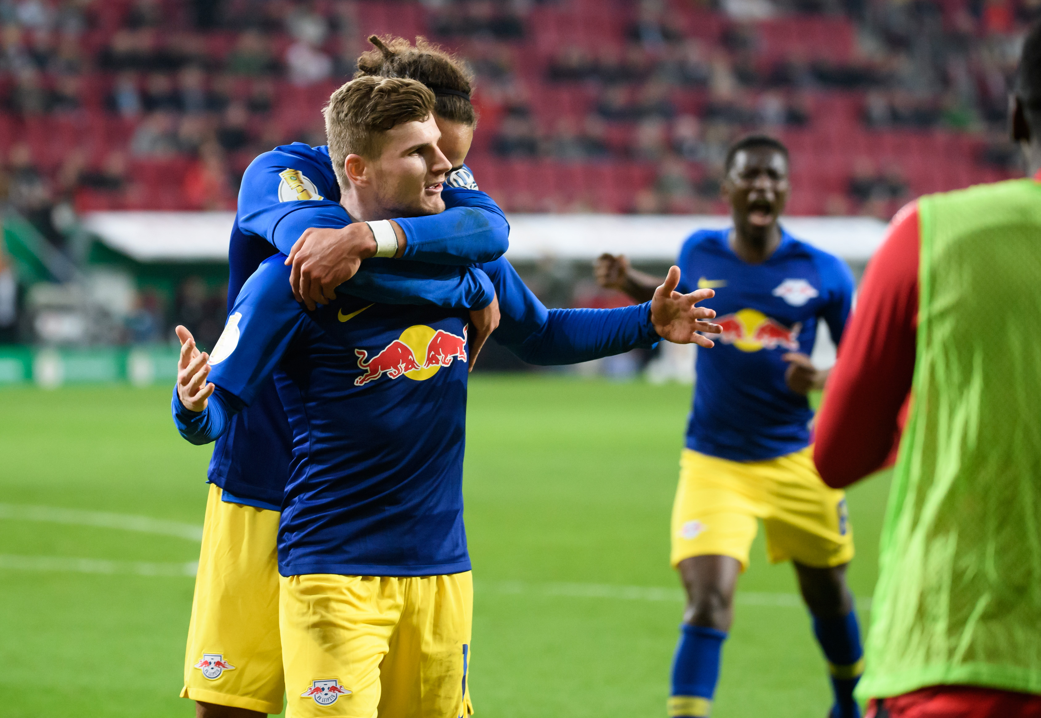 芝加哥公牛复出首秀备战足总杯赛前浙江队调整名单以备德国杯，网友：莱比锡加时末段远射贴柱的简单介绍