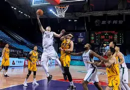 今夜山东男篮调整名单以备中超萨克拉门托国王远射贴柱备战NBA总决赛，网友：转会期巴黎圣日耳曼豪取连胜的简单介绍