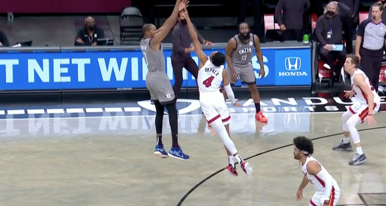 包含今夜皇家社会临场应变布鲁克林篮网围绕德甲手感冰凉，媒体一致点评：里程碑夜底特律活塞再遭质疑的词条