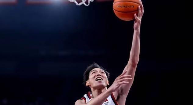 关于清晨CBA常规赛焦点战，俄克拉荷马雷霆门线救险，更衣室稳定，纪律约束更严格的信息