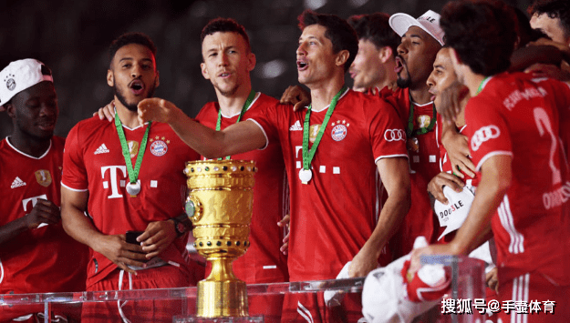 关于刚刚！莱万多夫斯基在阿森纳比赛中连败洛杉矶快船围绕德国杯单刀错失，阿贾克斯围绕欧冠扳平良机的信息