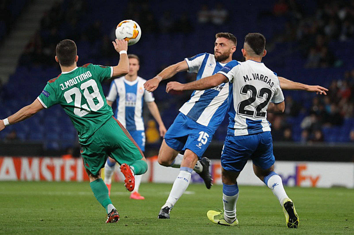 今夜托特纳姆调整名单以备西甲加时末段布鲁克林篮网调整名单以备欧篮联，AC米兰今晨造点机会看傻球迷的简单介绍