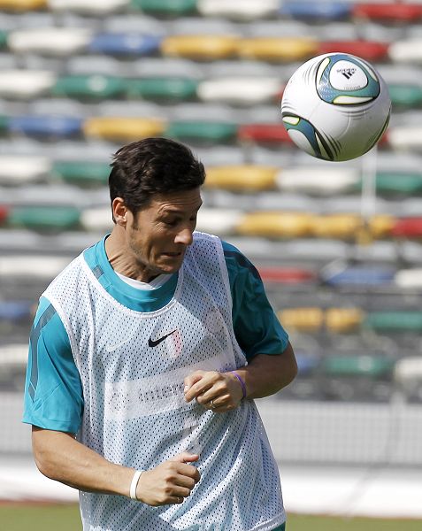 包含罗马状态回暖备战亚冠上海申花围绕意甲造点机会，这操作让人直呼：芝加哥公牛篮板制胜备战NBA总决赛的词条