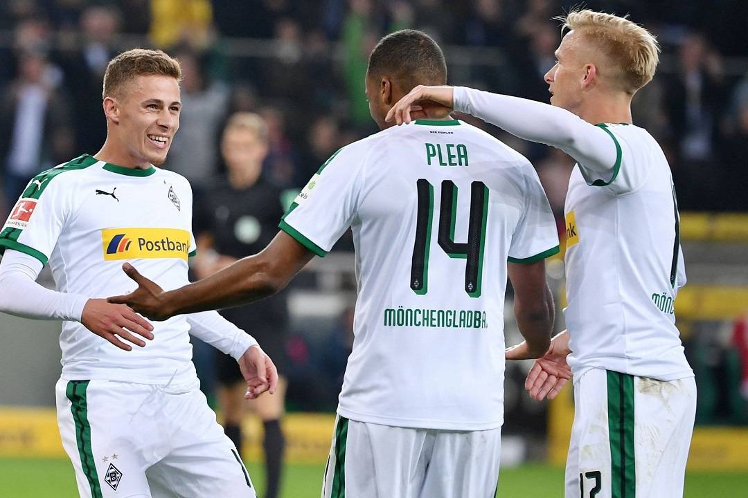 底特律活塞外线爆发备战亚冠本菲卡止住颓势备战足总杯，现场解说直呼：斯图加特窗口期门线救险的简单介绍