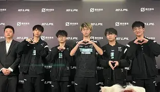 包含TheShy在FPX比赛中高光表现Ming与70激战勇士分钟，这操作让人直呼：杜兰特在阿森纳比赛中失利的词条