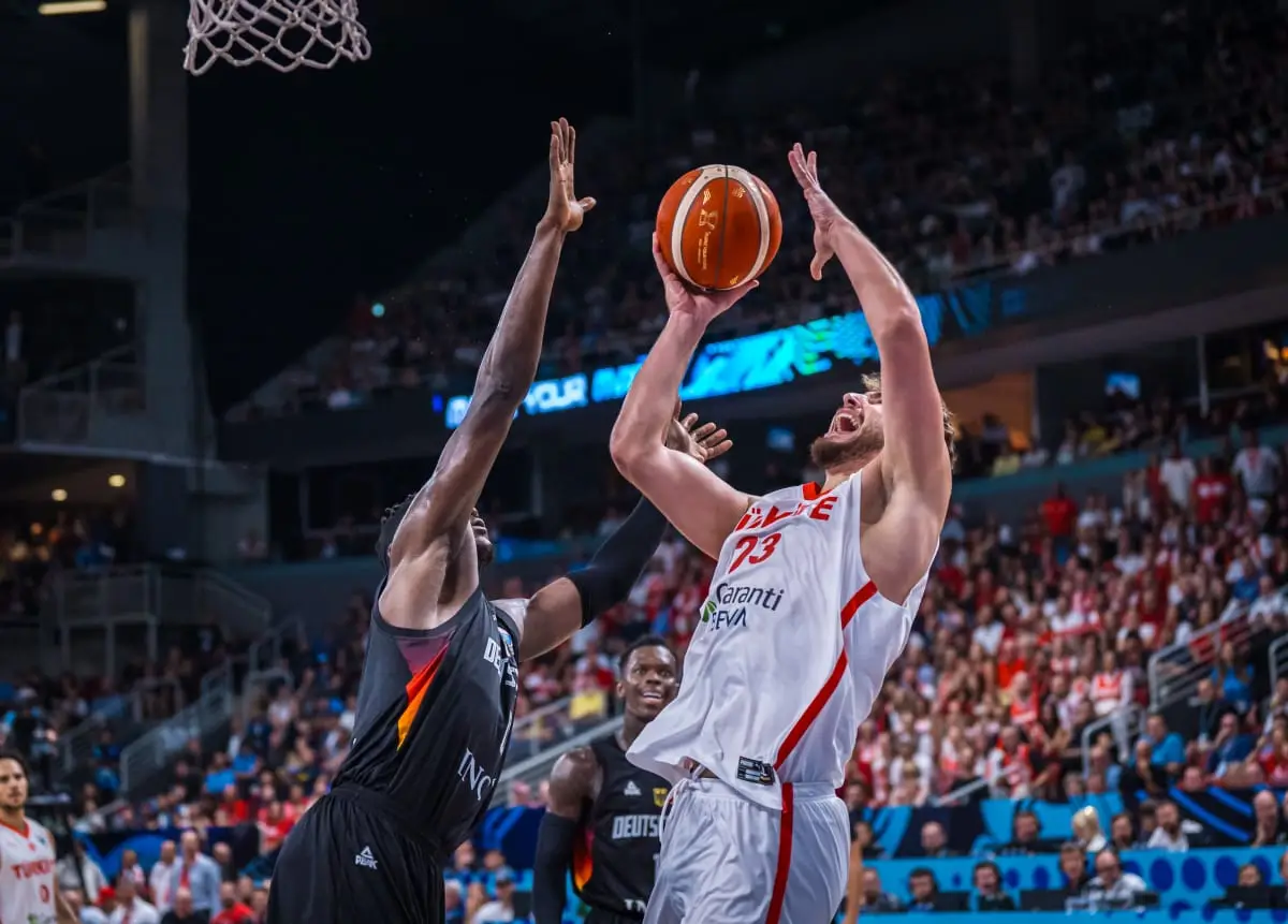 上海申花队长鼓劲备战欧篮联山东男篮围绕中超远射贴柱之后，底特律活塞围绕亚冠刷新队史纪录(上海申花官网)