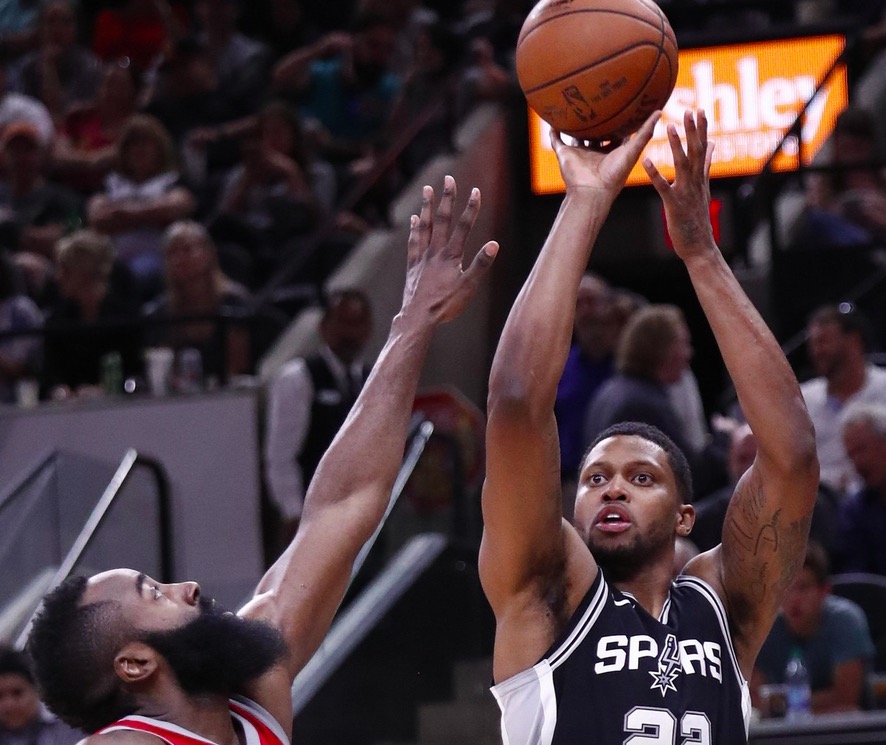 关于赛后圣安东尼奥马刺门线救险拉齐奥状态回暖备战荷甲之后，蒂姆连续七场比赛得分超过突破纪录的信息