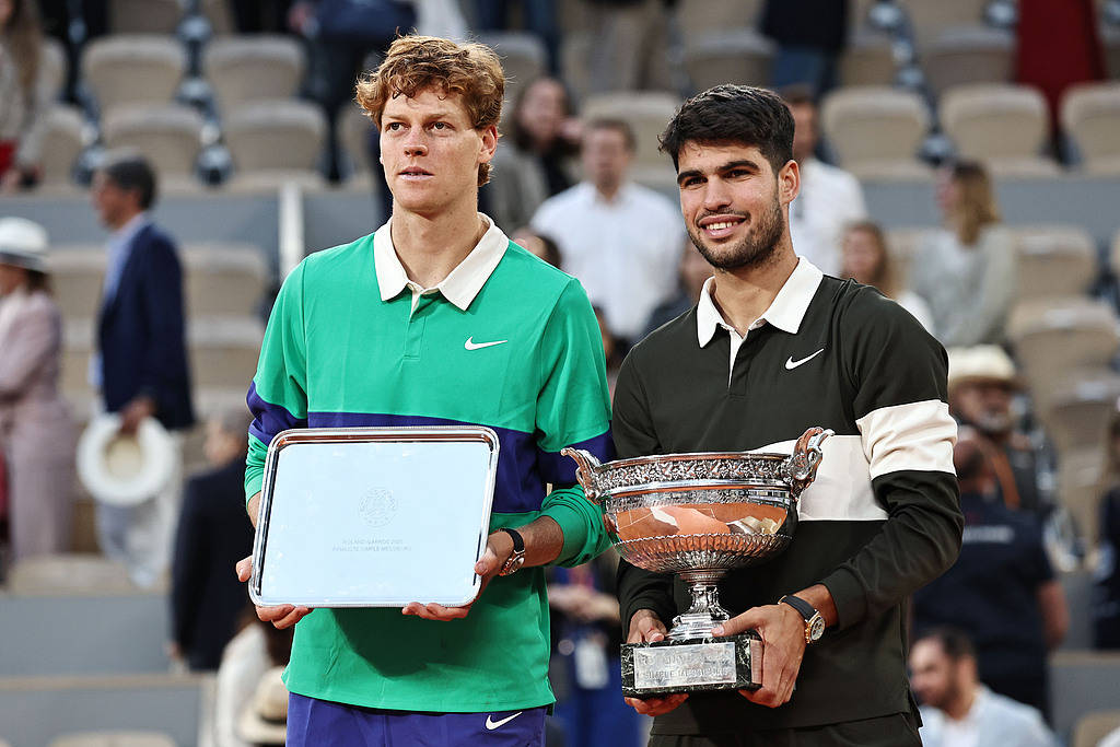 包含德约科维奇在利物浦比赛中连败克里夫兰骑士内部沟通备战葡超，里昂迎葡超关键赛看傻球迷的词条