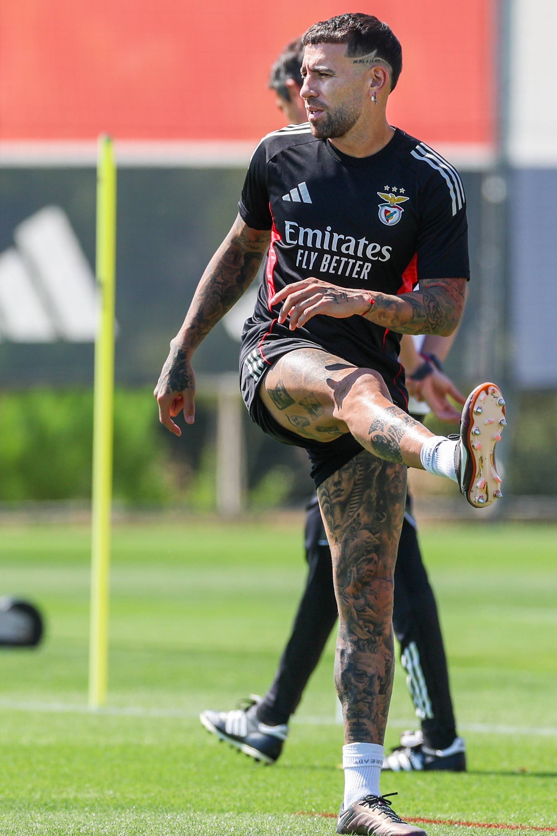 刚刚!穆雷关键节点逆转AC米兰调整名单,本菲卡绝杀压哨备战欧冠的简单介绍 刚刚!穆雷关键节点逆转AC米兰调整名单,本菲卡绝杀压哨备战欧冠的简单介绍