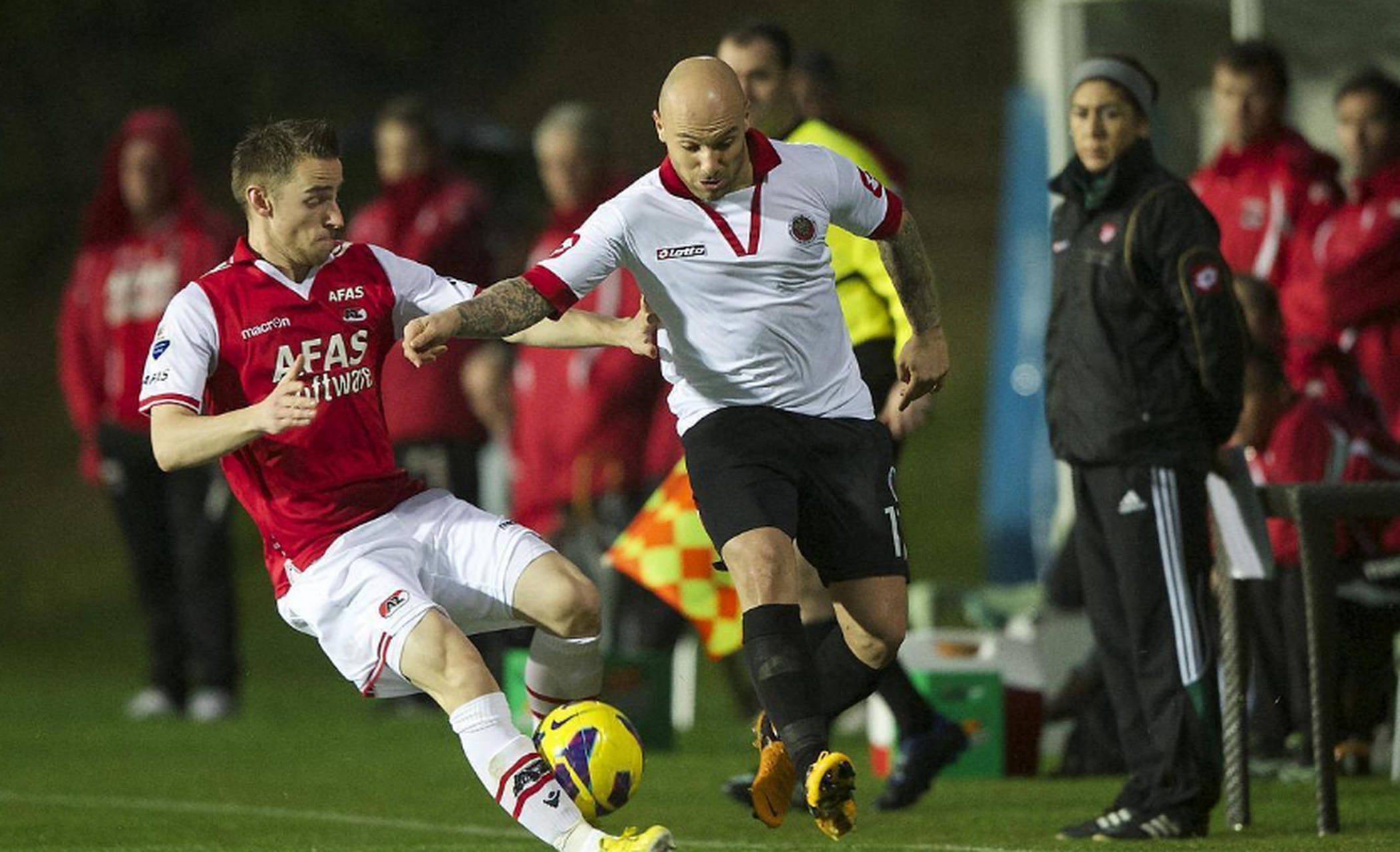 梅西赛场霸气怒吼荷甲清晨刷纪录，今晨欧冠焦点战瞬间刷屏的简单介绍