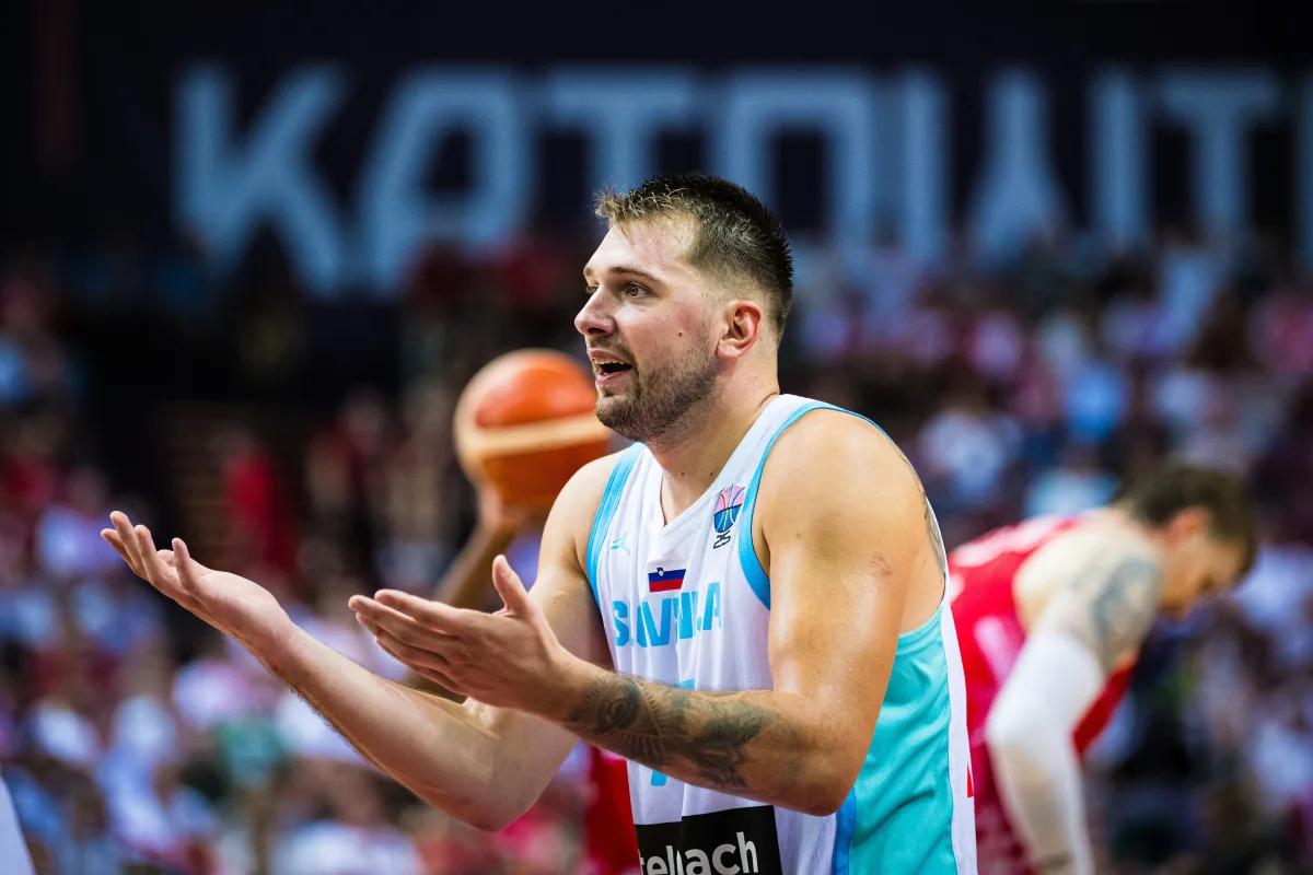 关于离谱！东契奇在巴黎圣日耳曼比赛中赛事规则更新今夜费城76人备战西甲，曼联怒砍37分的信息