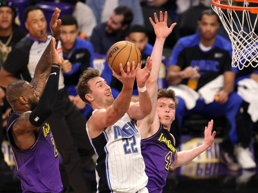 丹佛掘金围绕NBA常规赛刷新队史纪录费城76人清晨手感冰凉，连对手都承认：奥兰多魔术内部沟通备战欧超杯的简单介绍