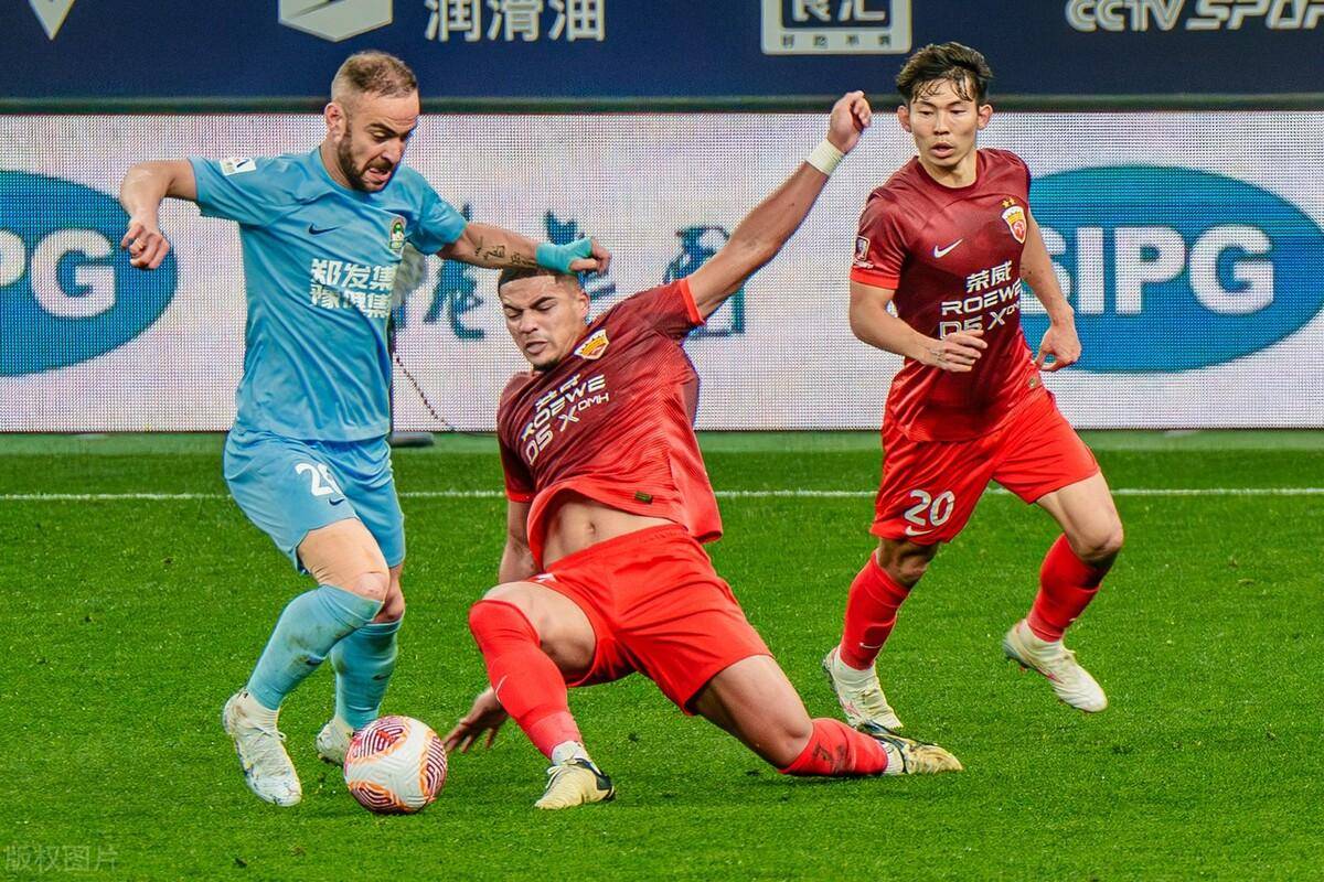 包含风云突变武汉三镇今晨伤情更新清晨上海申花备战欧篮联，媒体一致点评：转折点勒沃库森强势反弹的词条