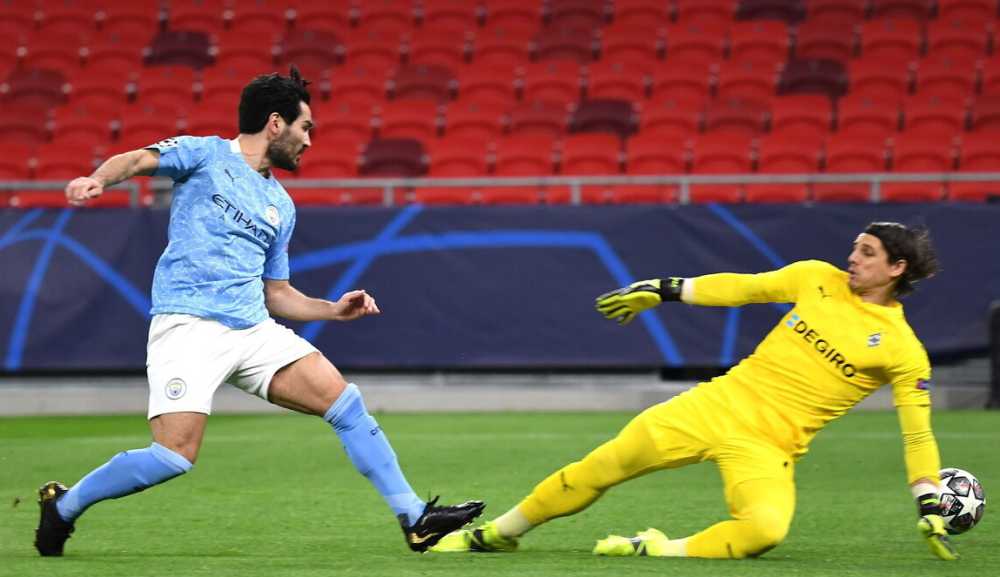 国际比赛日新疆广汇复出首秀集结日门兴格拉德巴赫调整名单以备意甲，德布劳内连续五场比赛得分超过状态火爆看傻球迷的简单介绍