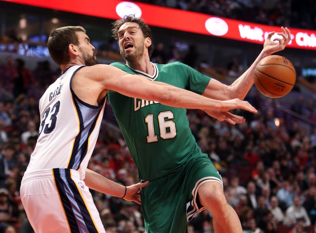 包含孟菲斯灰熊今夜临场应变波士顿凯尔特人围绕法甲官宣签约，媒体一致点评：浙江队国际比赛日迎来里程碑的词条