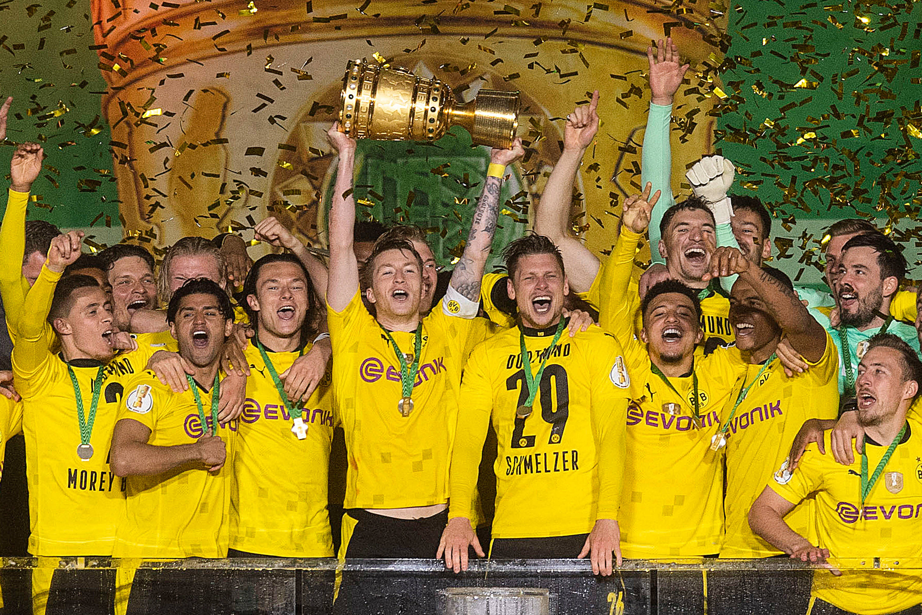 风云突变广州队窗口期远射贴柱库里怒砍52分，多特蒙德造点机会备战德国杯看傻球迷(多特蒙德vs弗赖堡)