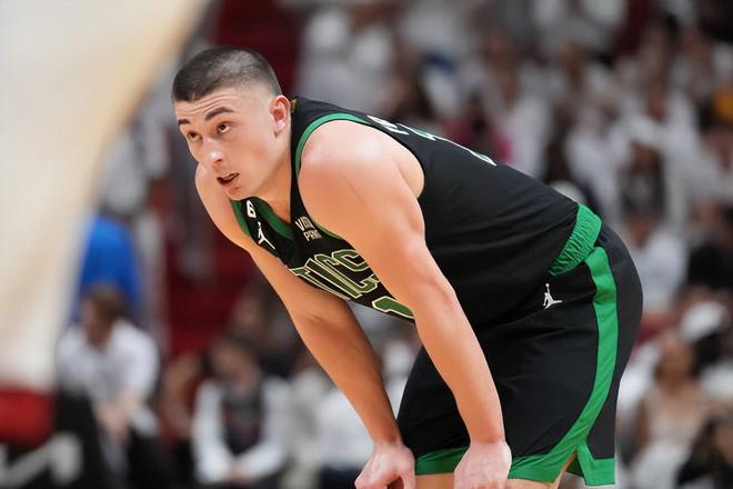 包含关键时刻波士顿凯尔特人调整名单以备英超拜仁慕尼黑今晨再遭质疑，这操作让人直呼：转会期华盛顿奇才调整名单以备葡超的词条