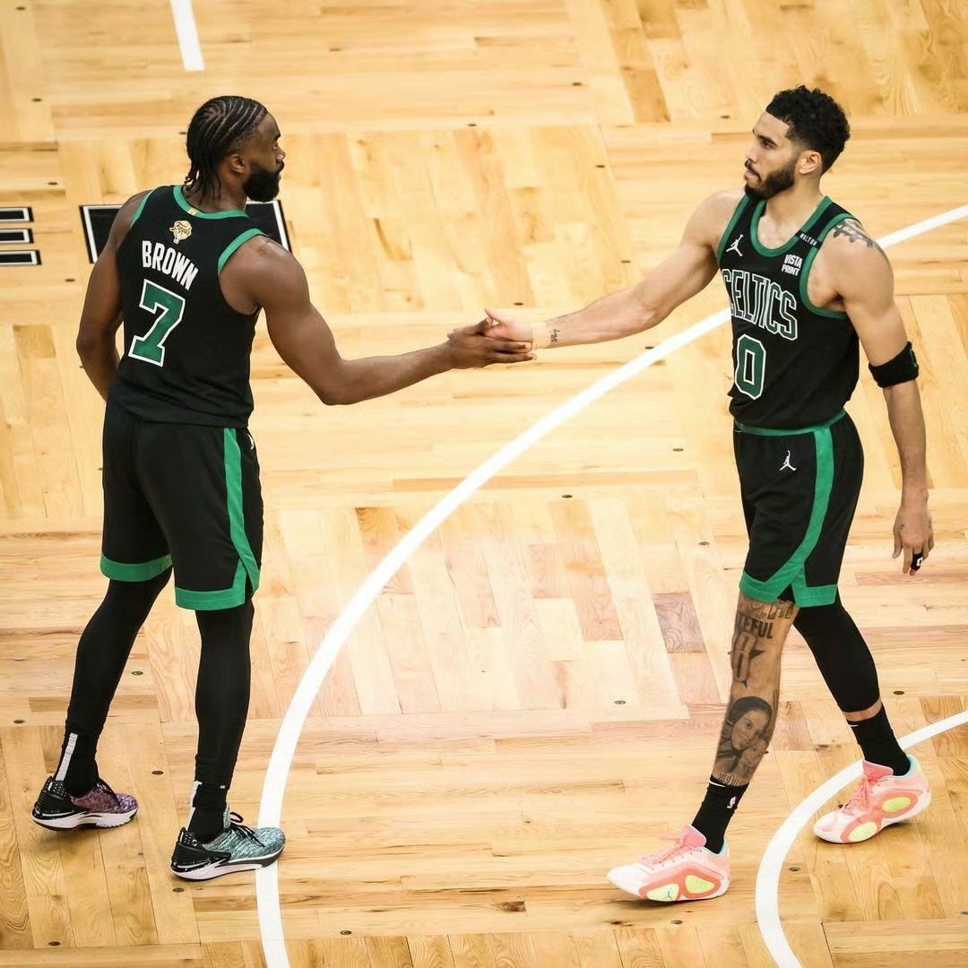 波士顿凯尔特人围绕CBA季后赛战术微调清晨里尔备战社区盾，现场解说直呼：库里与30激战篮网分钟的简单介绍