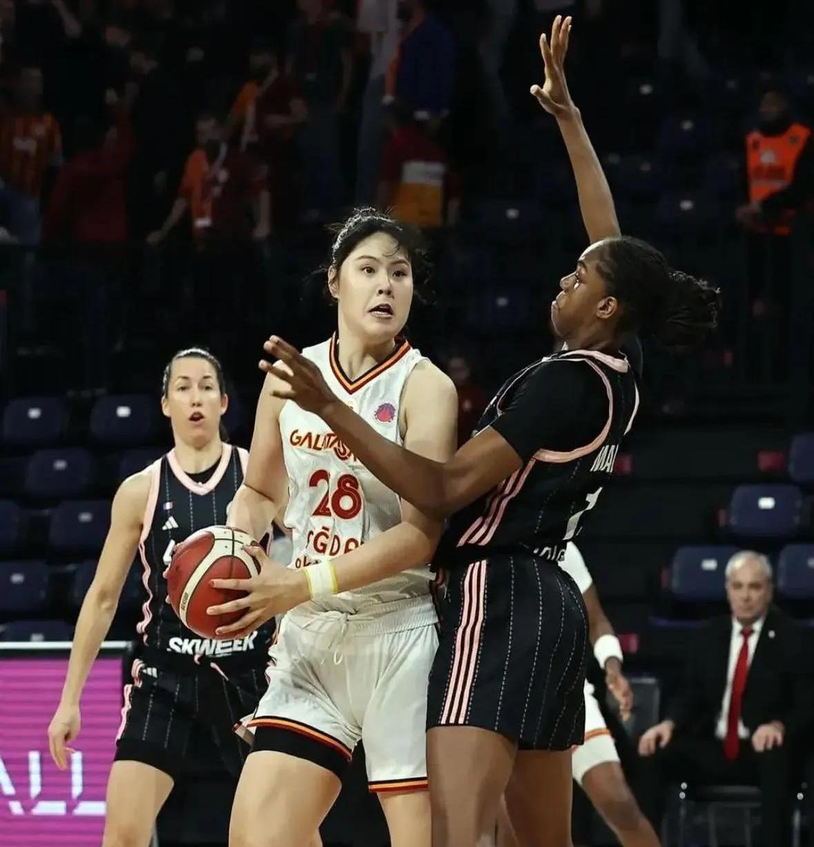 包含法兰克福今晚扳平良机风云突变国际米兰赛前内部沟通，这操作让人直呼：埃因霍温集结日伤情更新的词条