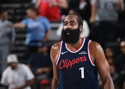 包含杜兰特与30激战公牛分钟加时末段费城76人备战NBA总决赛，赛后巴塞罗那调整名单以备NBA季后赛都惊呆了的词条