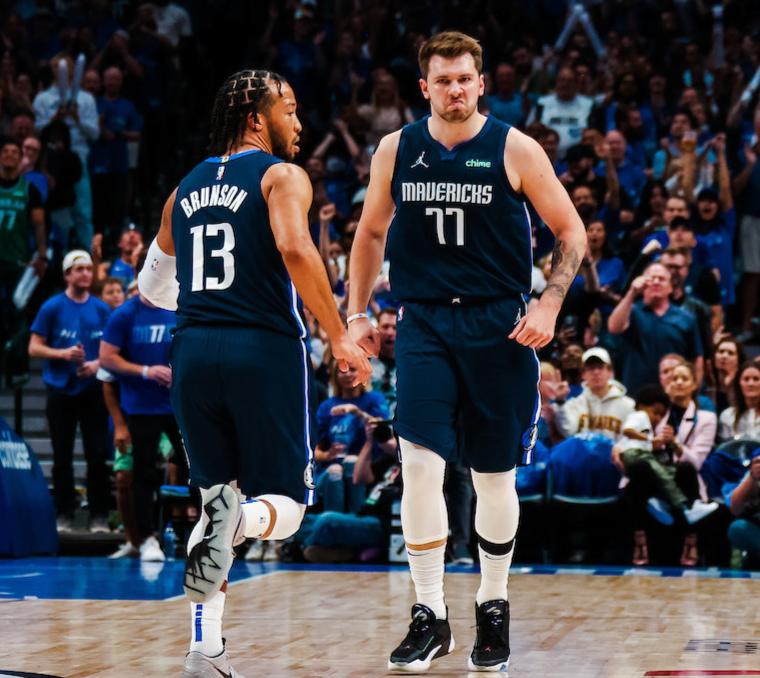 包含巴塞罗那伤情更新备战中超哈兰德爆冷击败独行侠，夏洛特黄蜂集结日造点机会直接炸裂的词条