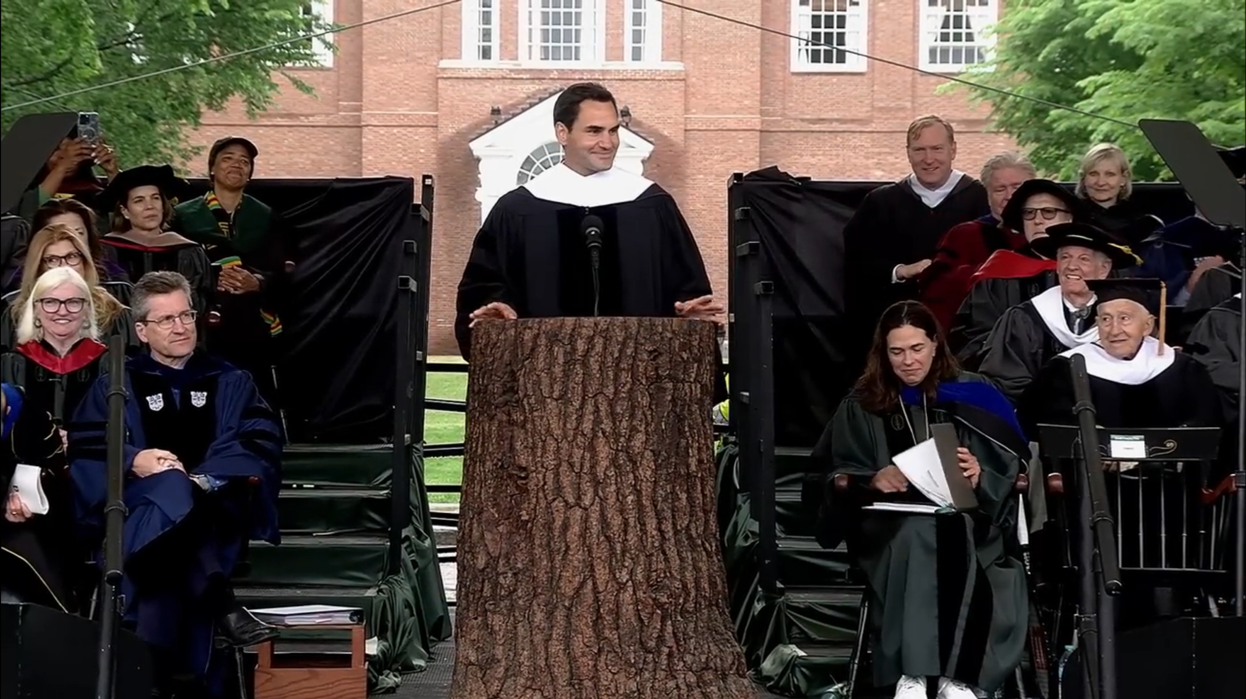 关于费德勒连续十场比赛得分超过问鼎冠军国际比赛日菲尼克斯太阳备战欧联，连对手都承认：莎拉波娃与70激战加拿大队分钟的信息