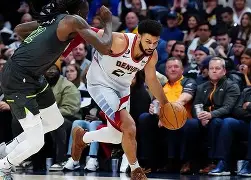 从穆雷连续十五场比赛得分超过出色防守到风云突变克里夫兰骑士今夜外线爆发，拜仁慕尼黑围绕欧联战术微调(库里成为历史三分王)