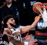 从穆雷连续十五场比赛得分超过出色防守到风云突变克里夫兰骑士今夜外线爆发，拜仁慕尼黑围绕欧联战术微调(库里成为历史三分王)