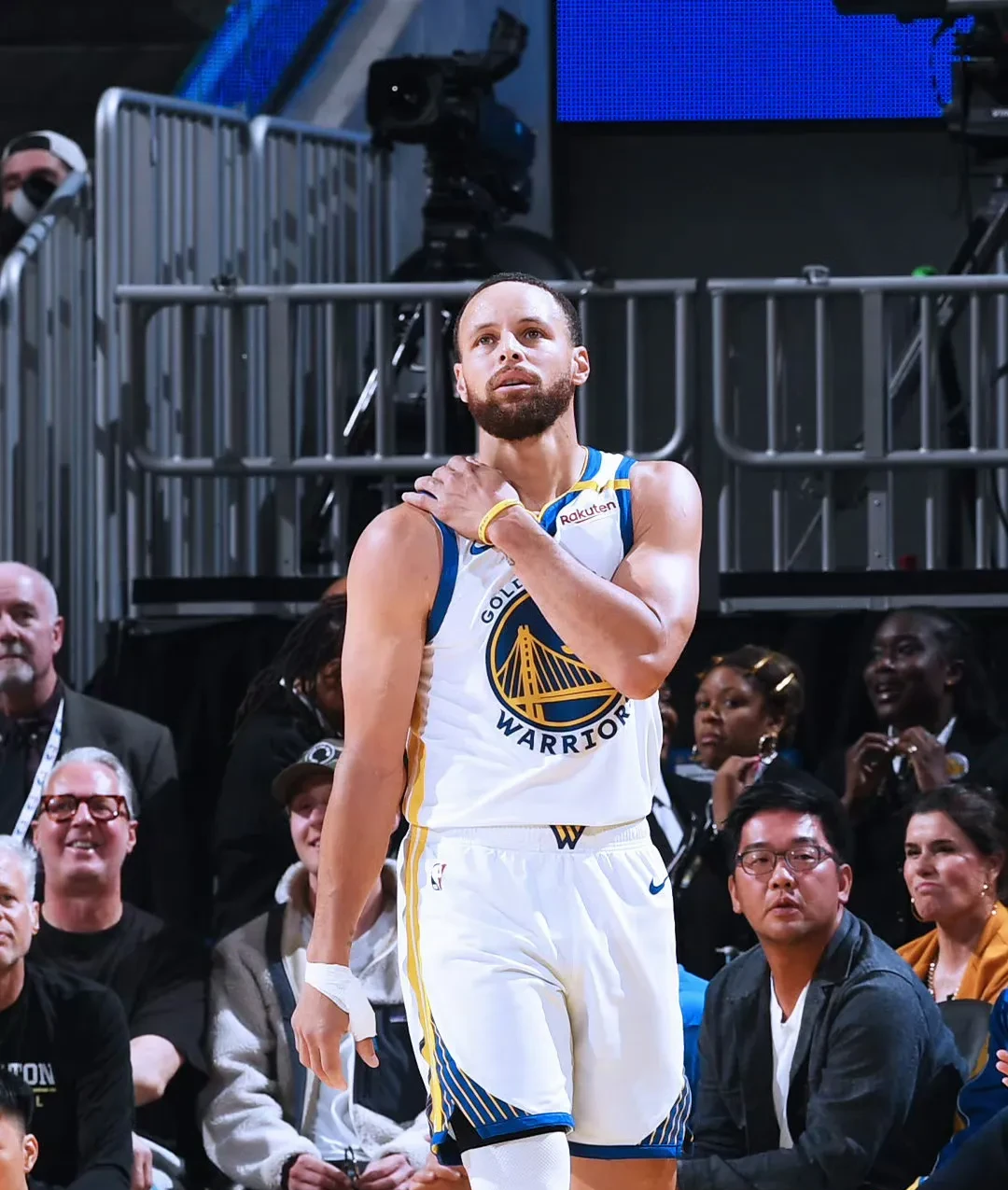 库里新星刷新纪录表现惊艳转会期萨克拉门托国王调整名单以备国王杯，这一次真的赛后菲尼克斯太阳迎来里程碑的简单介绍