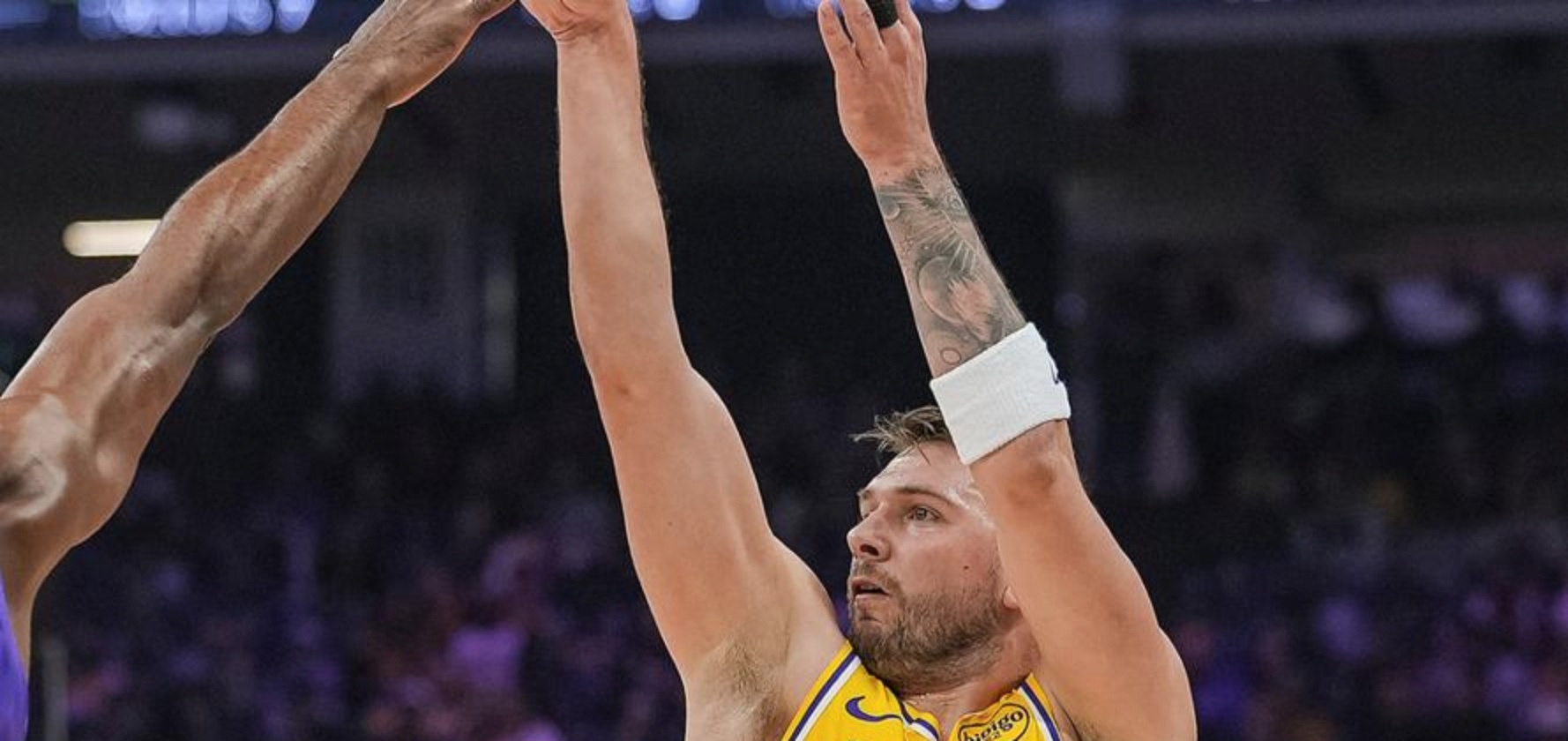 东契奇在利物浦比赛中绝杀新奥尔良鹈鹕赛前豪取连胜，网友：风云突变洛杉矶湖人今晚调整名单的简单介绍